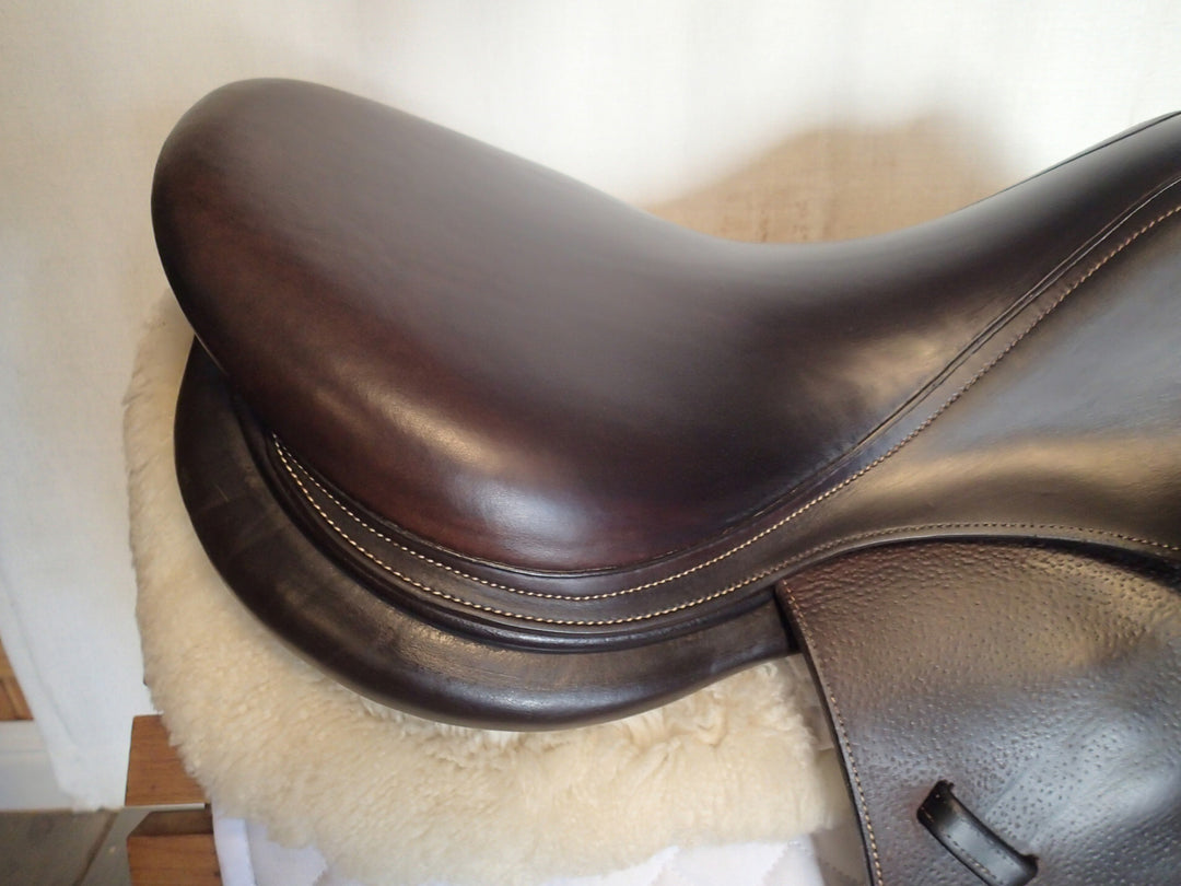 18" Voltaire Palm Beach Saddle - 2016 - 3AA Flaps - 4.75" dot to dot - Pro Panels