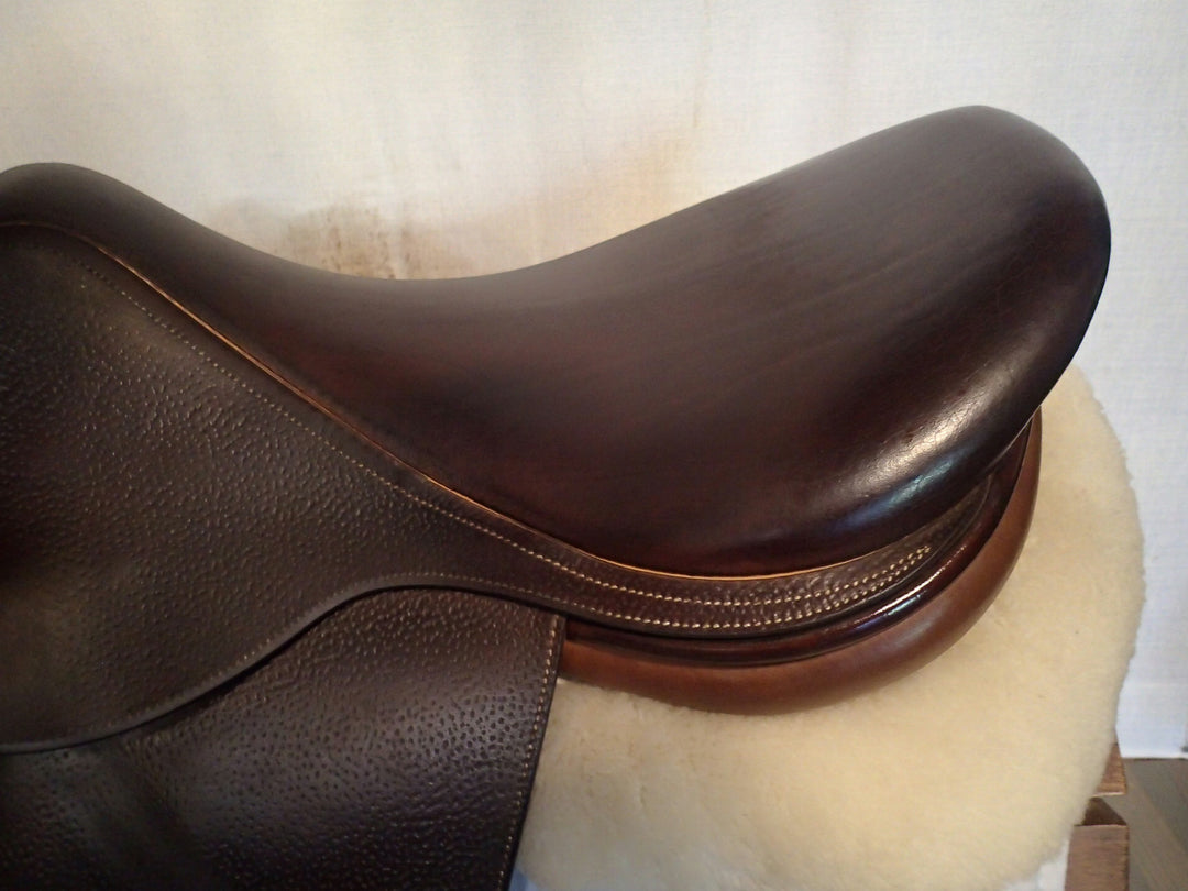 17.5" Luc Childeric Model M Saddle - 2016 - 3A Flaps - 4.5" dot to dot