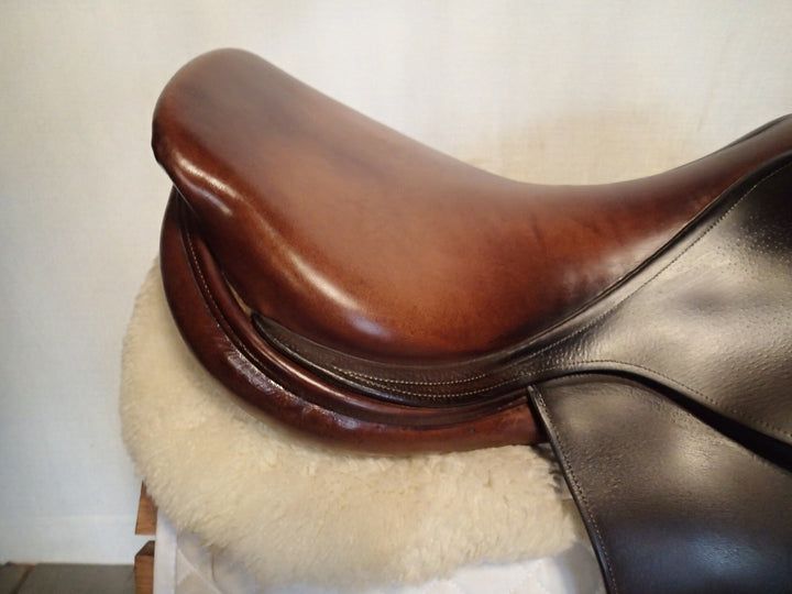 18" Bruno Delgrange PJ Saddle - 2003 - 4.25" dot to dot