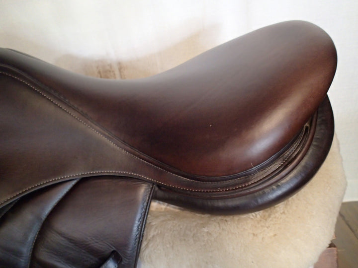18" Voltaire Palm Beach Saddle - Full Buffalo - 2017 - 3AA Flaps - 4.75" dot to dot - Pro Panels (422)