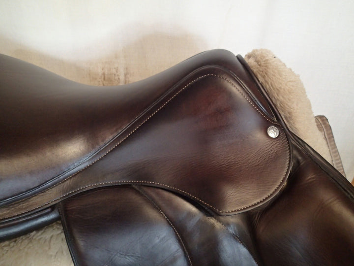 18" Voltaire Palm Beach Saddle - Full Buffalo - 2017 - 3AA Flaps - 4.75" dot to dot - Pro Panels (422)