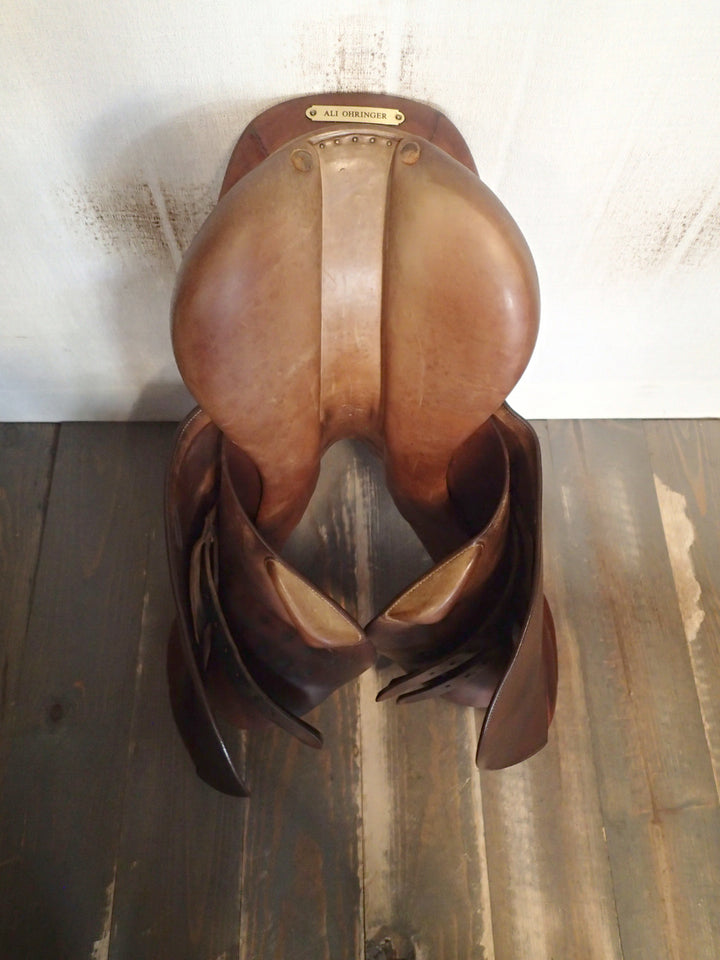 17" Butet Saddle - 2001 - L Seat - 2.5 Flaps - 4.25" dot to dot (423)