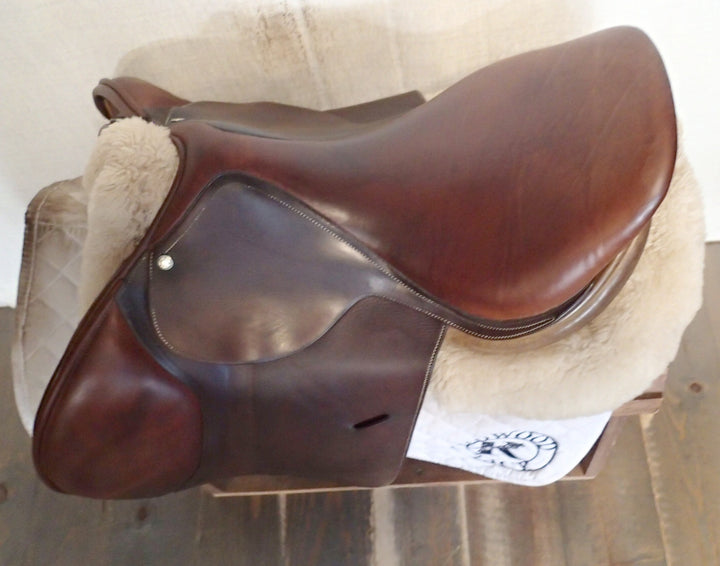 17" Butet Saddle - 2001 - L Seat - 2.5 Flaps - 4.25" dot to dot (423)
