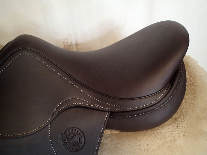 15.5" Antares Skylla Saddle - Full Calfskin - 2023 - 4.5" dot to dot (425)