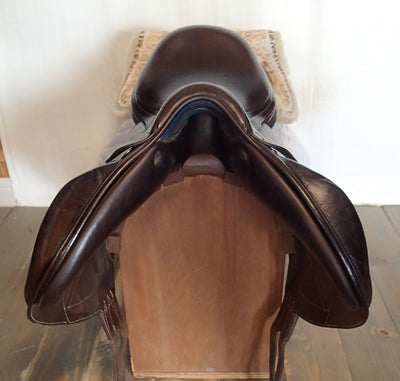 17" Voltaire Stuttgart Saddle - Full Buffalo - 2016 - 2A Flaps - 5" dot to dot - FIN Panels
