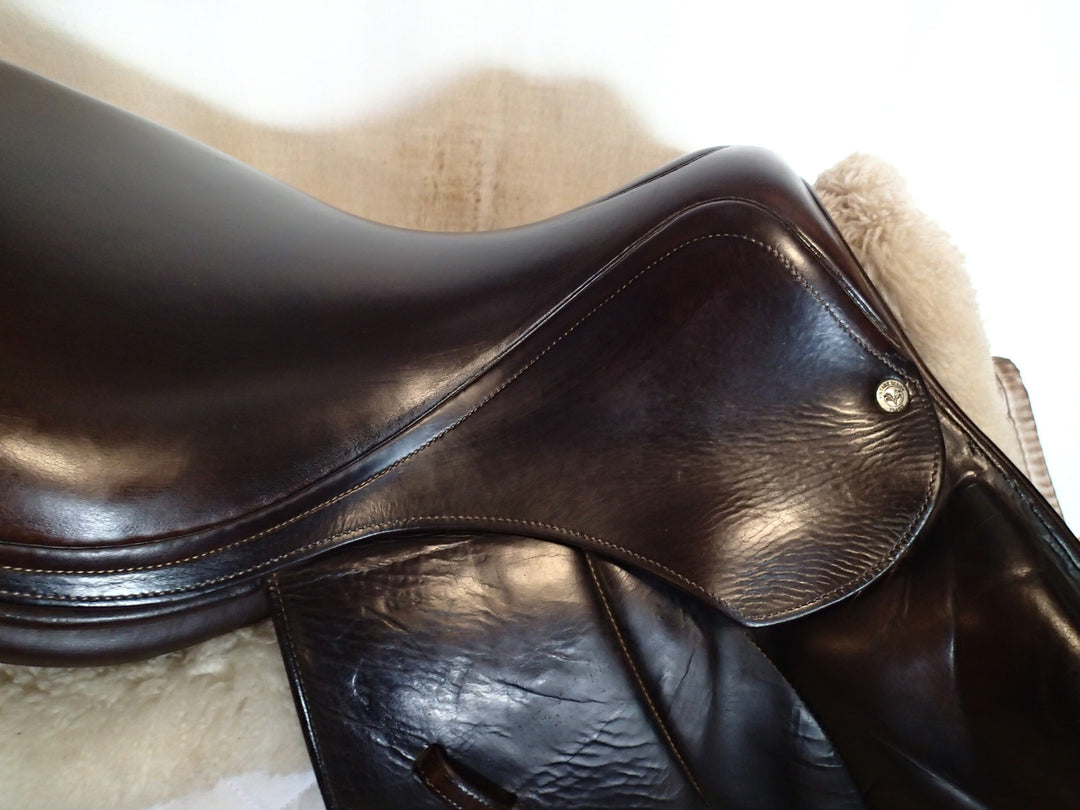 17.5" Voltaire Lexington Monoflap Saddle - Full Buffalo - 2011 - 1A Flaps - 4.75" dot to dot - Pro Panels