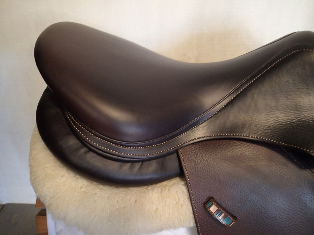 17.5" Voltaire Palm Beach Saddle - 2016 - 2A Flaps - 5" dot to dot - Pro Panels