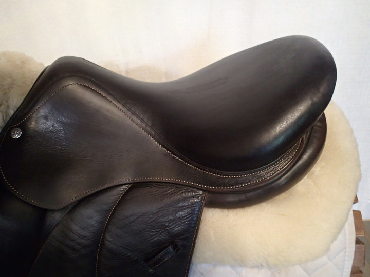 16" Voltaire Palm Beach Saddle - Full Buffalo - 2016 - 2A Flaps - 5" dot to dot - Pro Panels