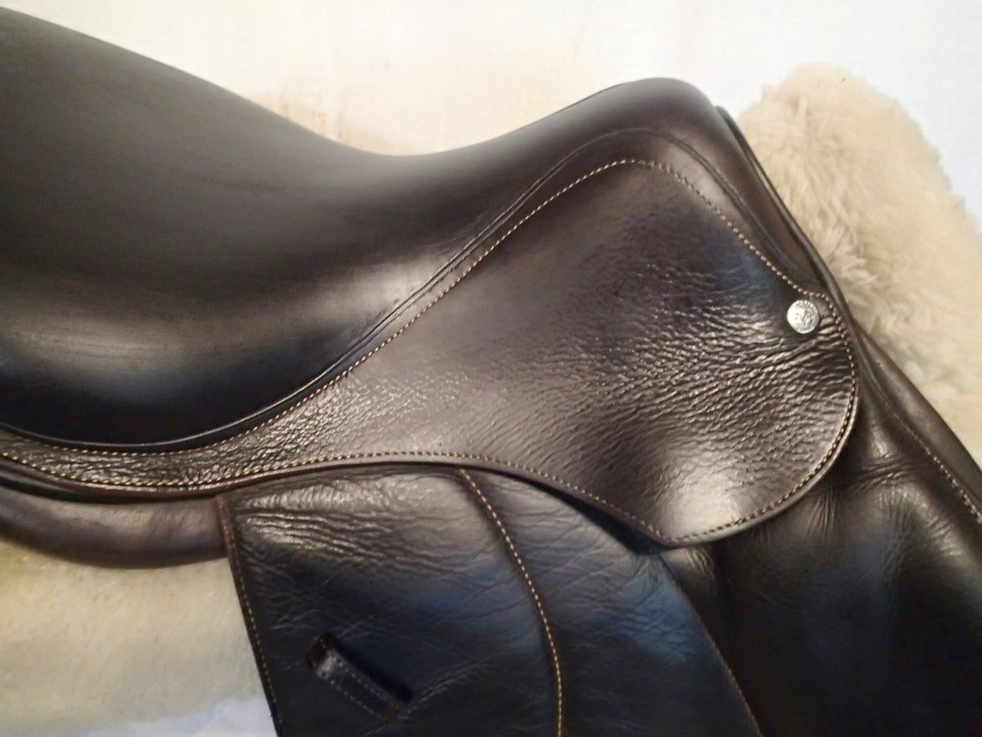 16" Voltaire Palm Beach Saddle - Full Buffalo - 2016 - 2A Flaps - 5" dot to dot - Pro Panels