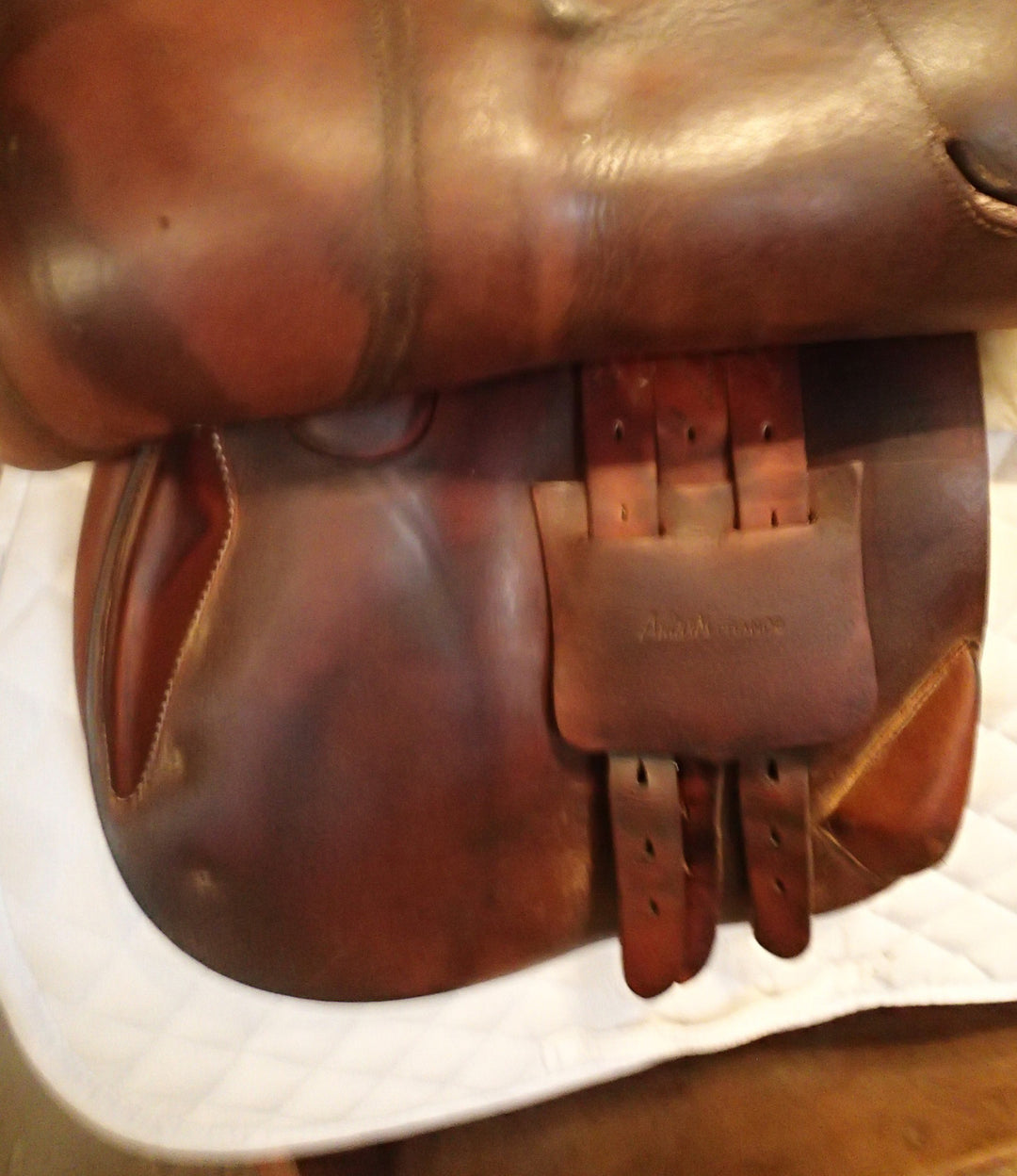 17" Antares Saddle - Full Buffalo - 2005 - 2 Flaps - 4.5" dot to dot