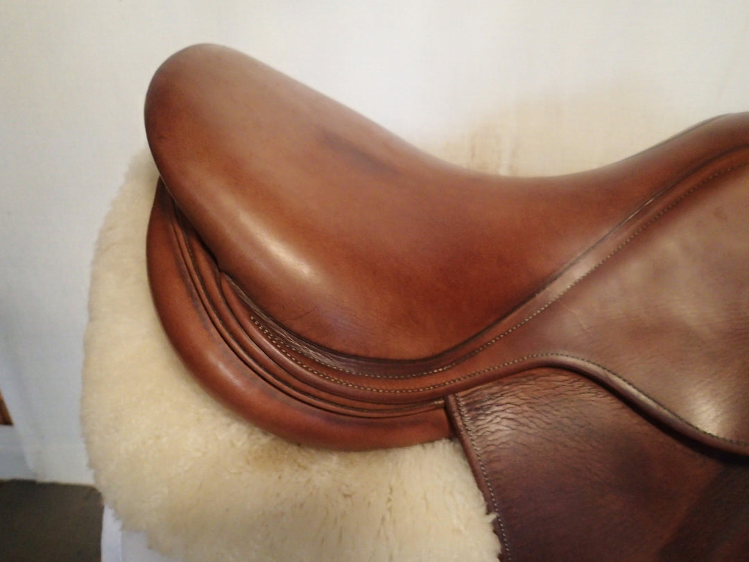 17" Antares Saddle - Full Buffalo - 2005 - 2 Flaps - 4.5" dot to dot