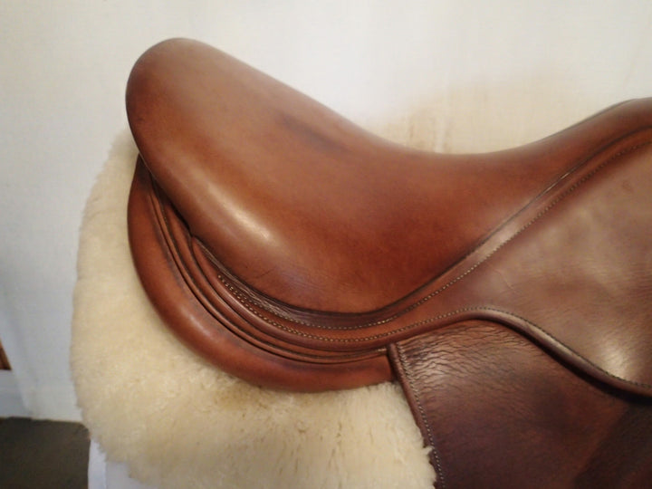 17" Antares Saddle - Full Buffalo - 2005 - 2 Flaps - 4.5" dot to dot