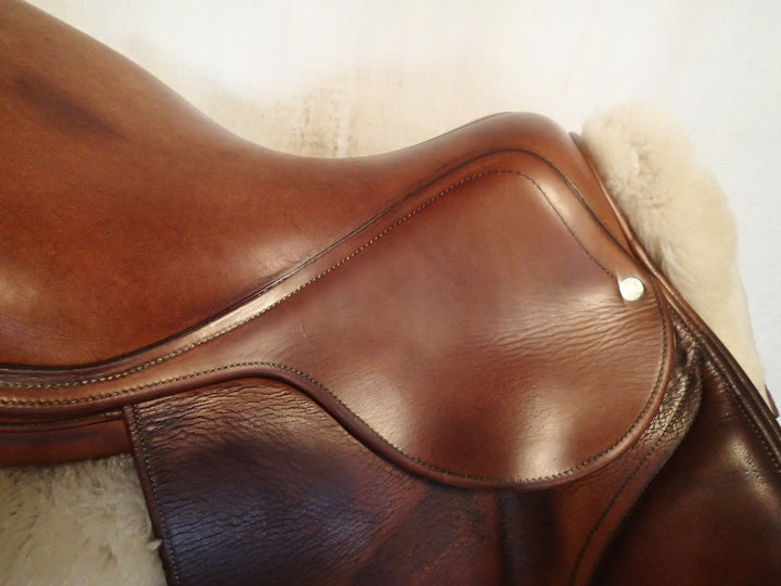 17" Antares Saddle - Full Buffalo - 2005 - 2 Flaps - 4.5" dot to dot