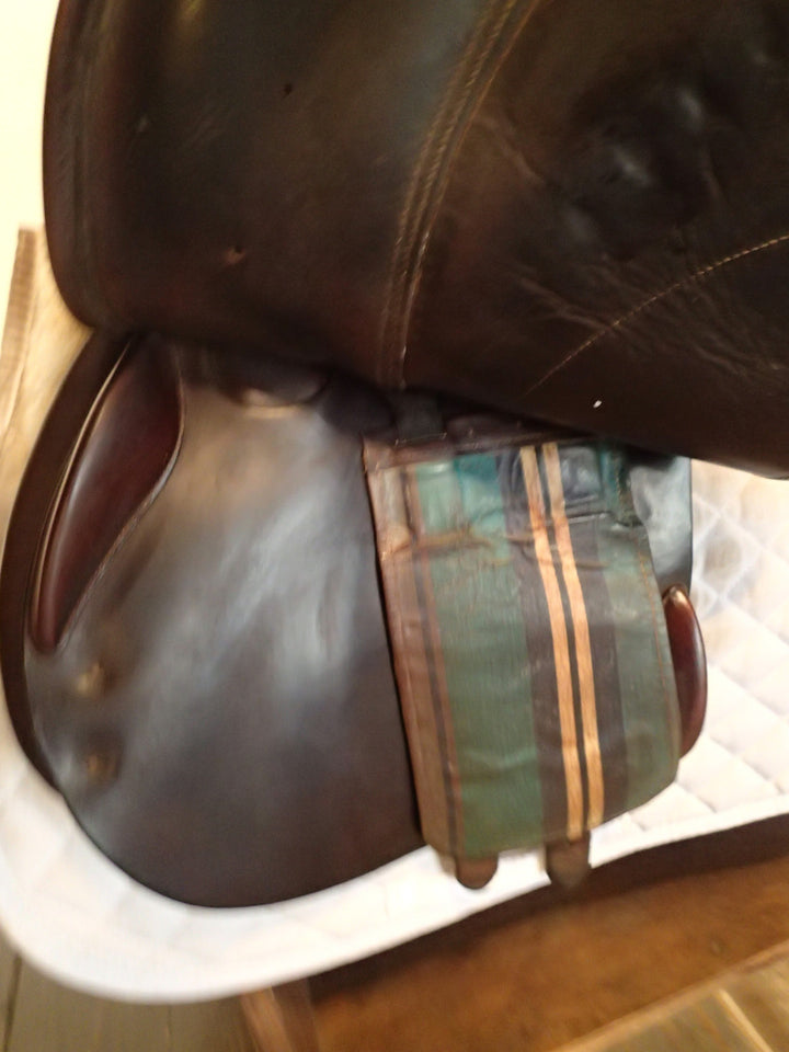 18" Voltaire Palm Beach Saddle - Full Buffalo - 2011 - 2A Flaps - 4.75" dot to dot - FIN Panels (434)