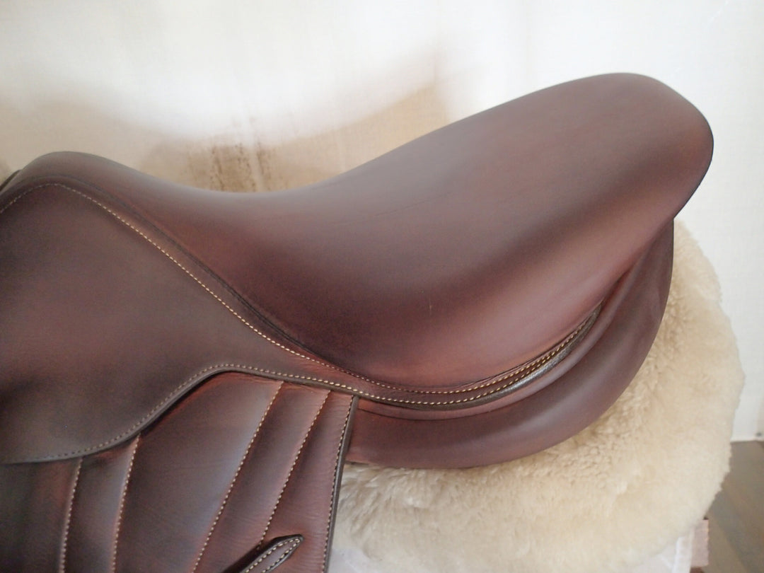 17.5" Butet Premium Saddle - Full Calfskin - 2015 - P Seat - 1.75 Flaps - 4.5" dot to dot (439)