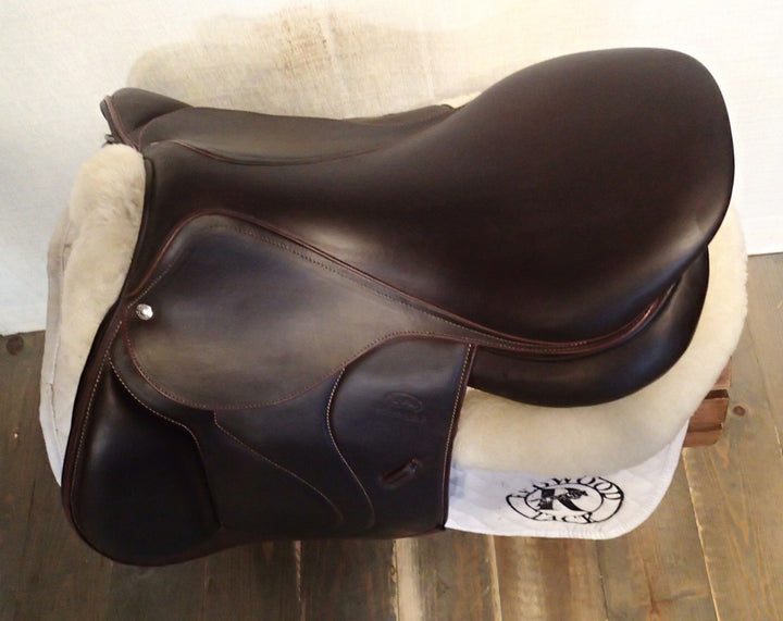 18" Devoucoux Biarritz S Saddle - Full Buffalo - 2021 - 2NR Flaps - 4.5" dot to dot