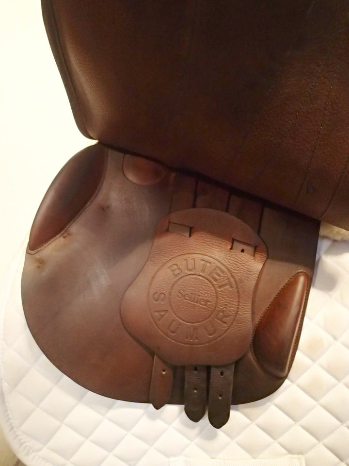 17.5" Butet Premium Saddle - Full Calfskin - Wool Flocked - 2019 - M Seat - 2 Flaps - 4.25" dot to dot