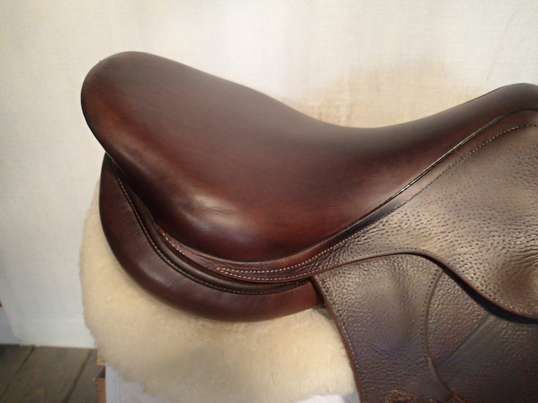 17.5" Antares Evolution Saddle - 2014 - 3A Flaps - 4.5" dot to dot