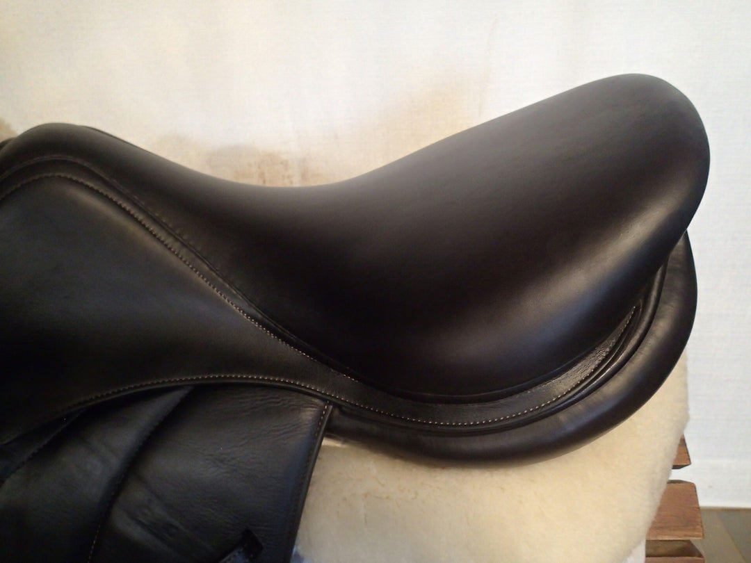 18" Voltaire Palm Beach Saddle - Full Buffalo - 2017 - 4AA Flaps - 4.75" dot to dot - Pro Panels