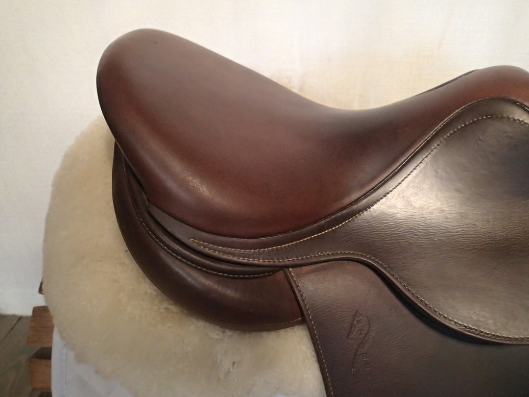 15.5" Antares Saddle - Full Buffalo - 2018 - 00 Flaps - 4.75" dot to dot