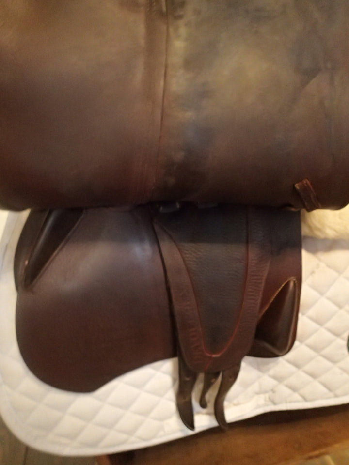 17.5" Devoucoux Biarritz Lab Saddle - 2021 - 3AB Flaps - 4.75" dot to dot