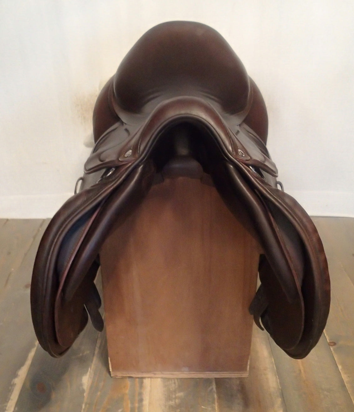 18" Voltaire Palm Beach Saddle - Full Buffalo - 2021 - 3A Flaps - 4.75" dot to dot - Pro Panels