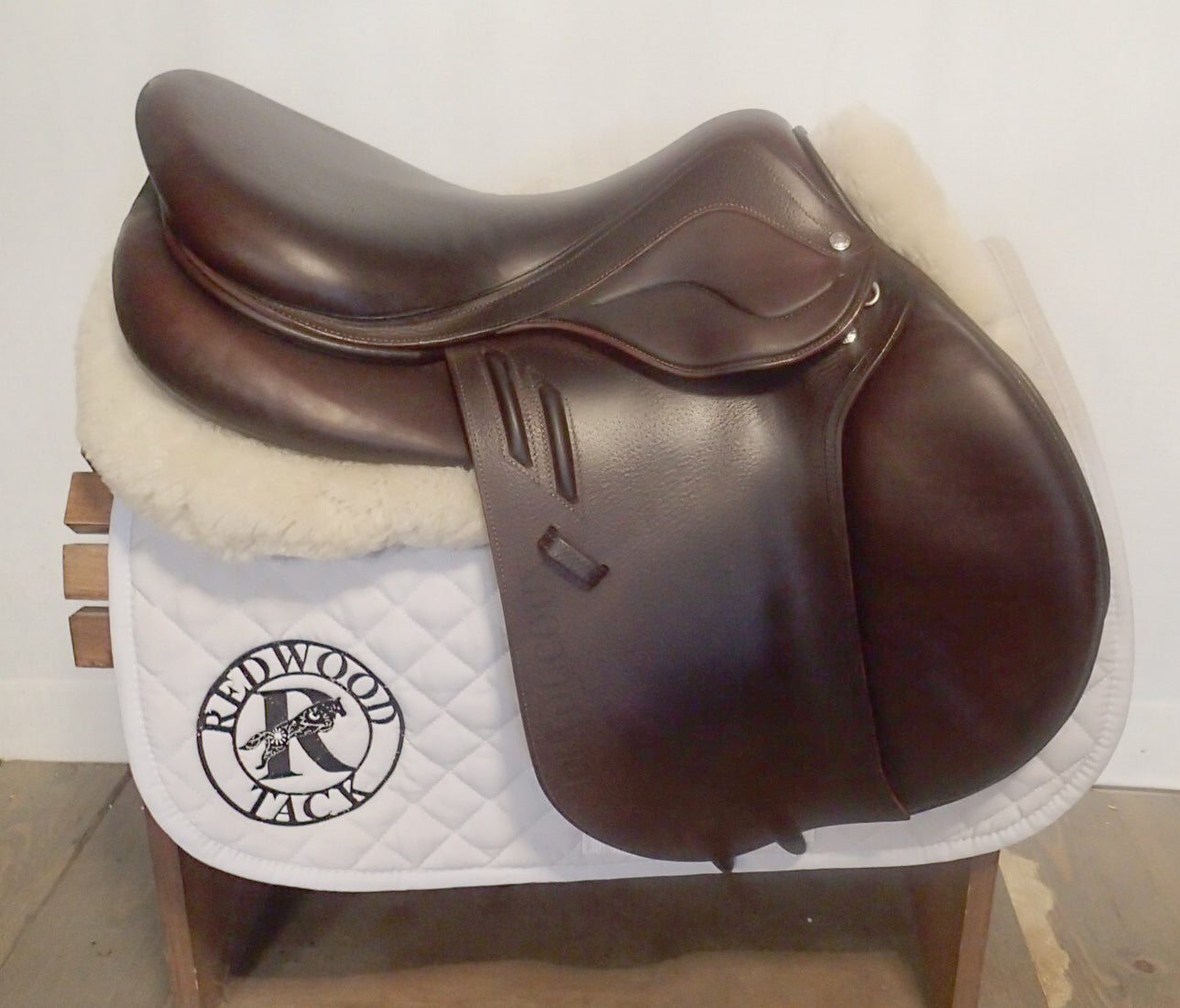 18" Voltaire Palm Beach Saddle - Full Buffalo - 2021 - 3A Flaps - 4.75" dot to dot - Pro Panels