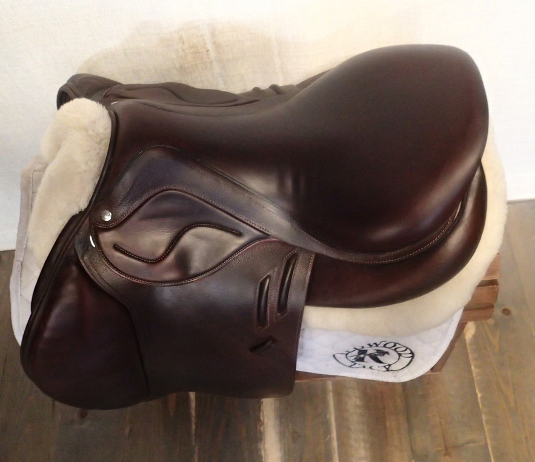 17.5" Devoucoux Biarritz Lab Saddle - 2021 - 3AB Flaps - 4.75" dot to dot