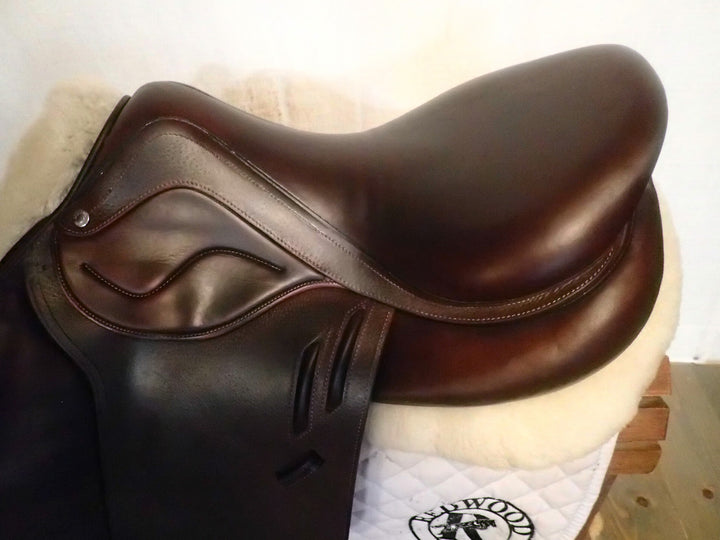 17.5" Devoucoux Biarritz Lab Saddle - 2021 - 3AB Flaps - 4.75" dot to dot