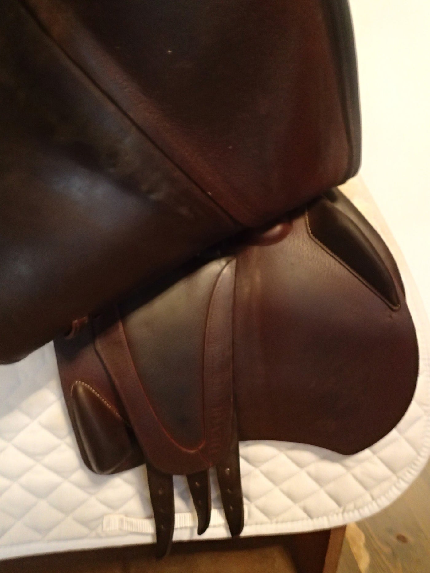 18" Voltaire Palm Beach Saddle - Full Buffalo - 2021 - 3A Flaps - 4.75" dot to dot - Pro Panels