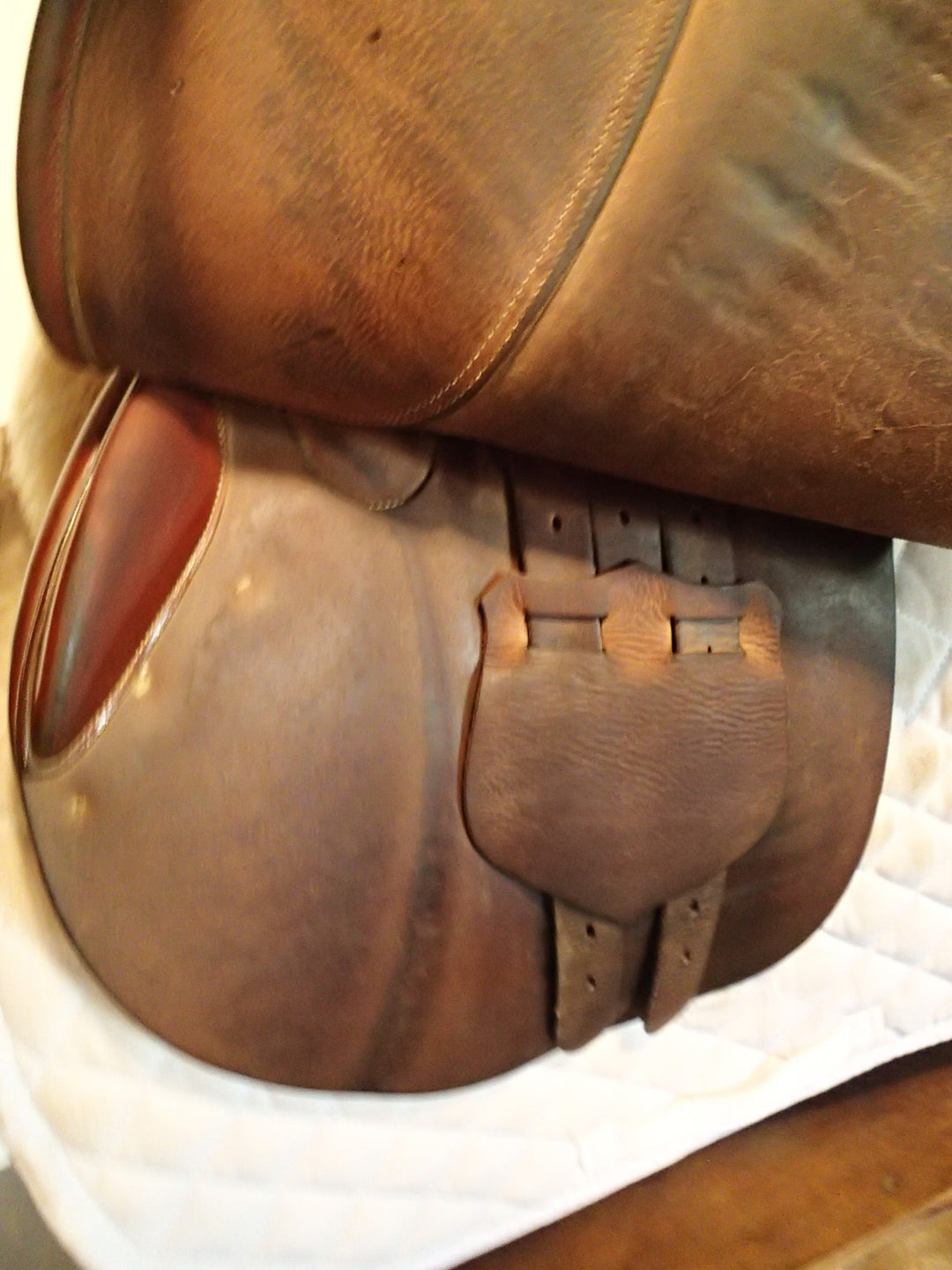 17" Butet Saddle - 2008 - L Seat - 1.5 Flaps - 4" dot to dot (462)