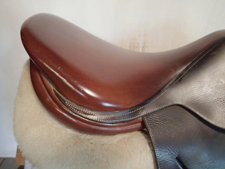 17" Butet Saddle - 2008 - L Seat - 1.5 Flaps - 4" dot to dot (462)