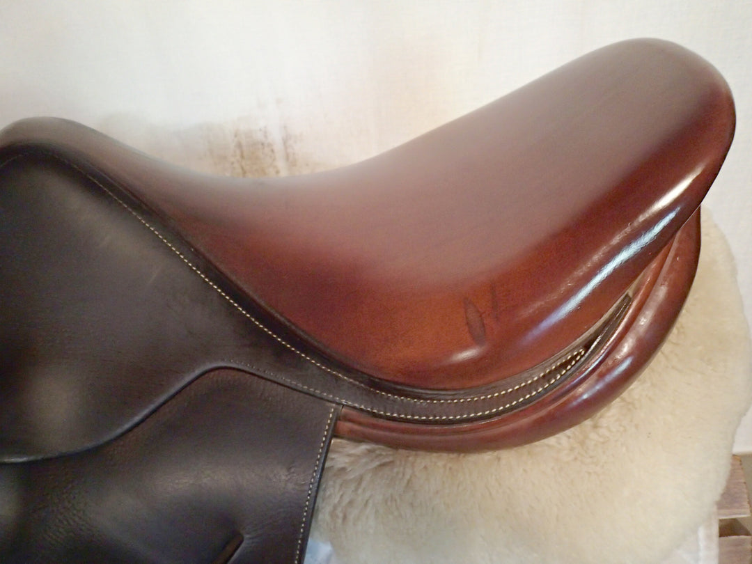 17" Butet Saddle - 2008 - L Seat - 1.5 Flaps - 4" dot to dot (462)