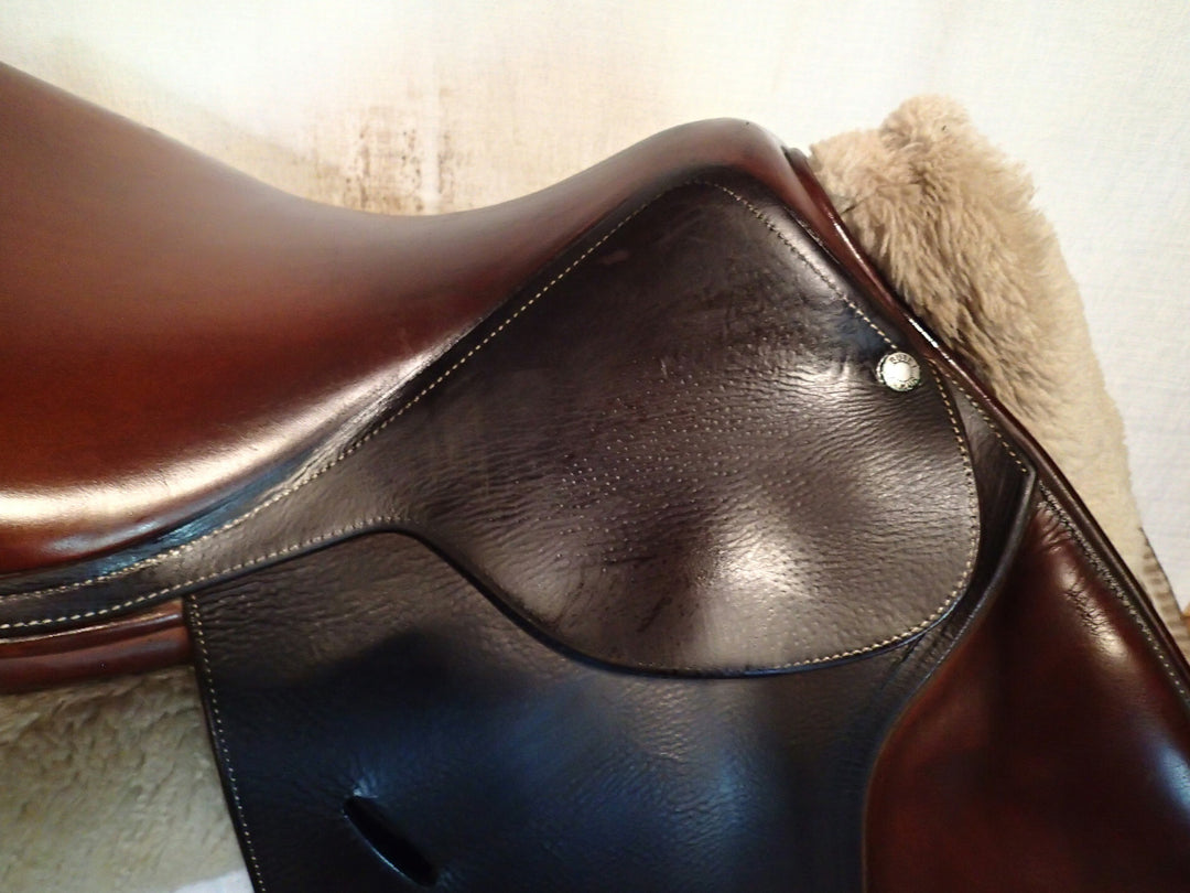 17" Butet Saddle - 2008 - L Seat - 1.5 Flaps - 4" dot to dot (462)