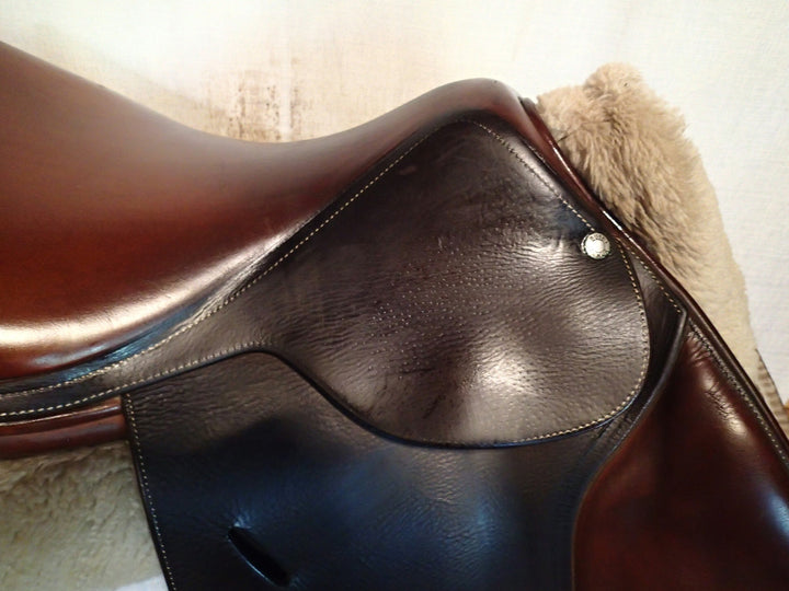 17" Butet Saddle - 2008 - L Seat - 1.5 Flaps - 4" dot to dot (462)