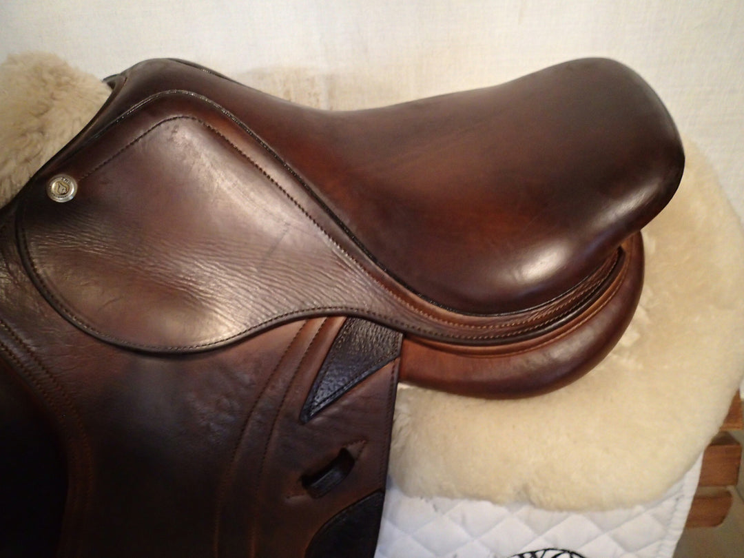 15" / 15.5" CWD Saddle - Full Buffalo - 2016 - SE19 - 0L Flaps - 4.25" dot to dot - Pro Panels