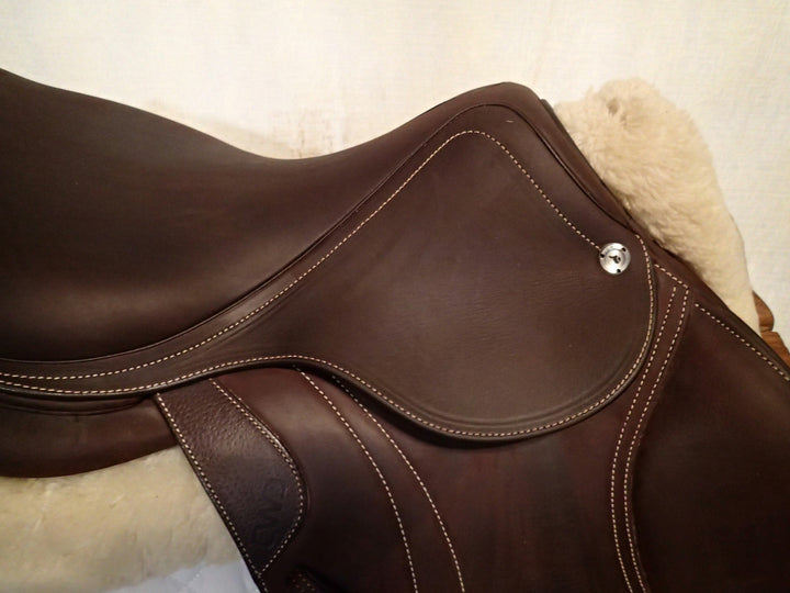 17" CWD Saddle - Full Buffalo - 2022 - 2CH Flaps - SE03 - Pro Panels