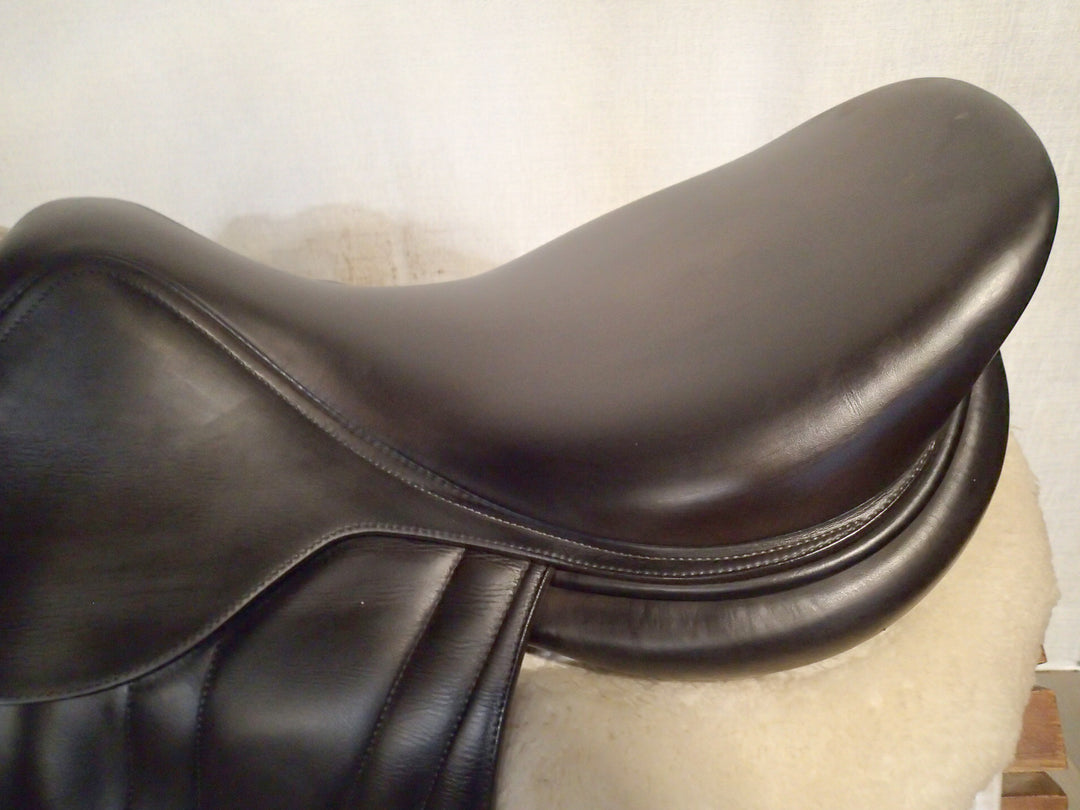 18" Butet Premium Saddle - Full Calfskin - 2018 - C Seat - 3 Flaps - 5" dot to dot