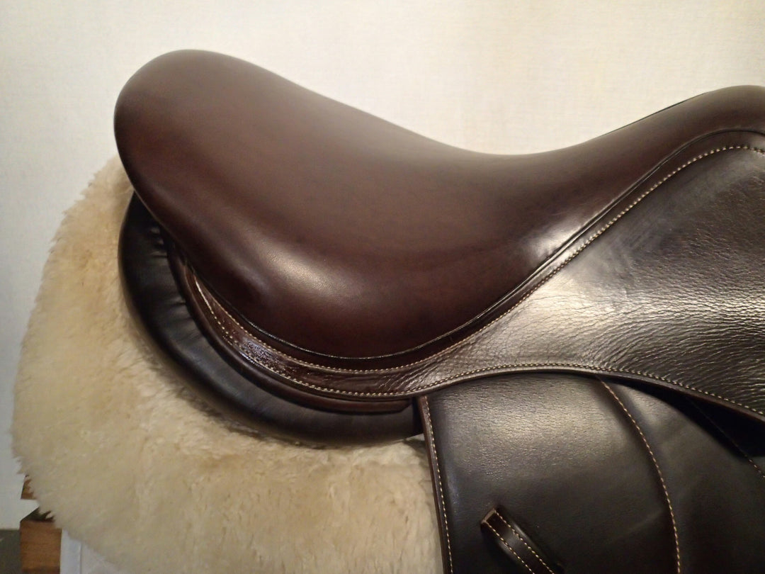 16.5" Voltaire Palm Beach Saddle - Full Buffalo - 2014 - 1 Flaps - 4.75" dot to dot - FIN Panels