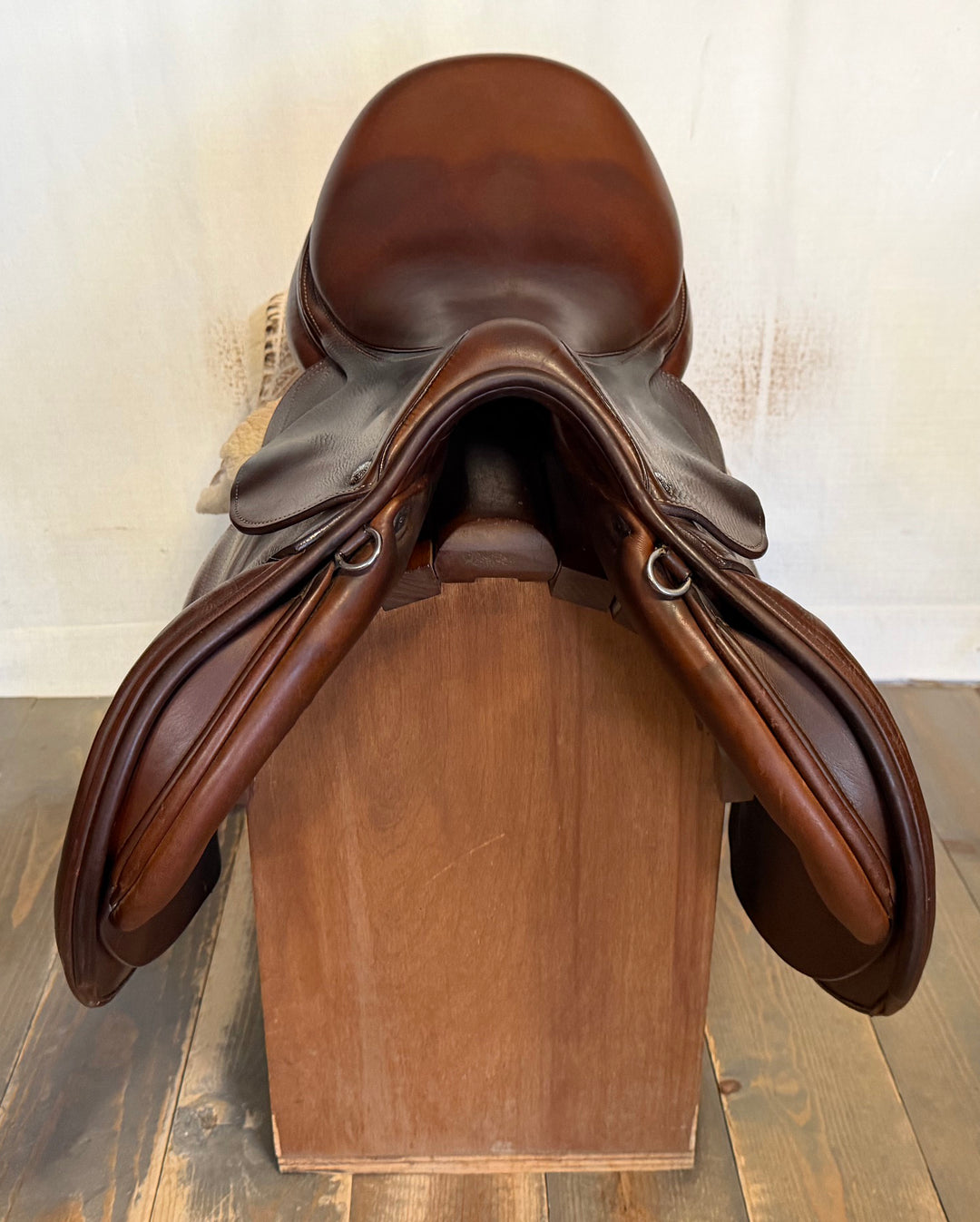 18" Prestige Renaissance Saddle - 2020 - 4.5" dot to dot (479)