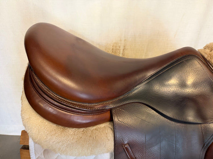 18" Prestige Renaissance Saddle - 2020 - 4.5" dot to dot (479)
