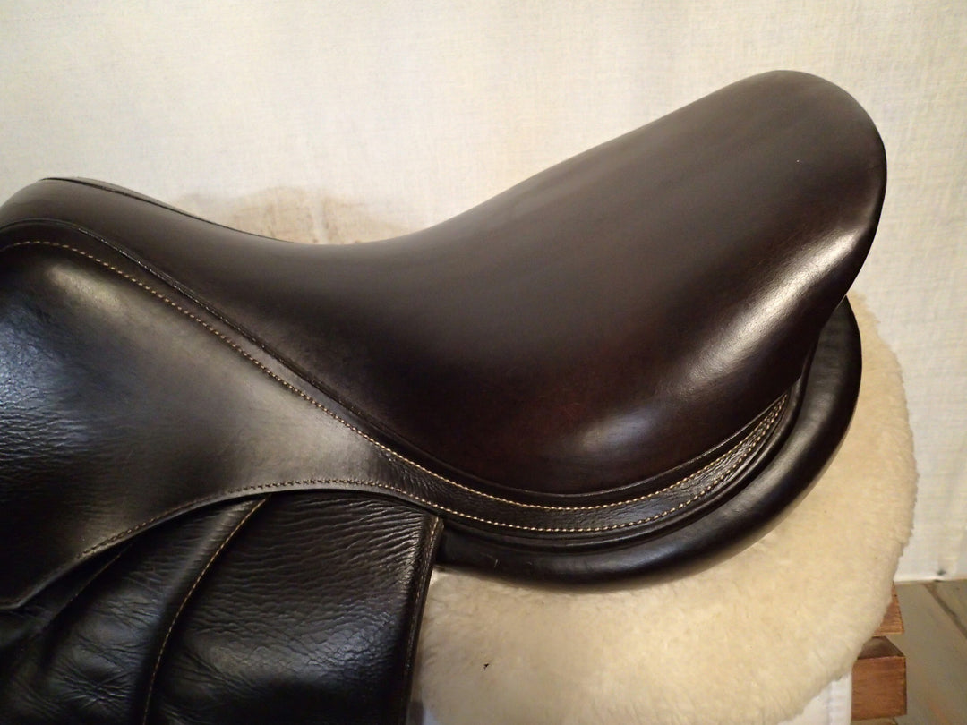 17.5" Voltaire Palm Beach Saddle - Full Buffalo - 2021 - 2AA Flaps - 4.75" dot to dot - XFIN Panels