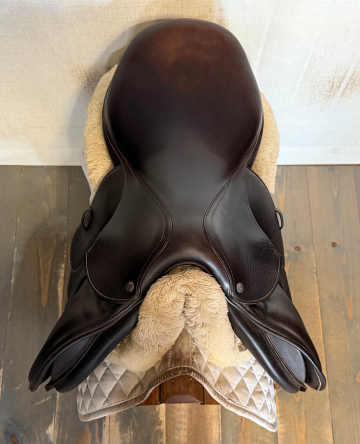 17.5" Voltaire Palm Beach Saddle - 2023 - Full Buffalo - 2A Flaps - 4.75" dot to dot - Pro Panels (481)