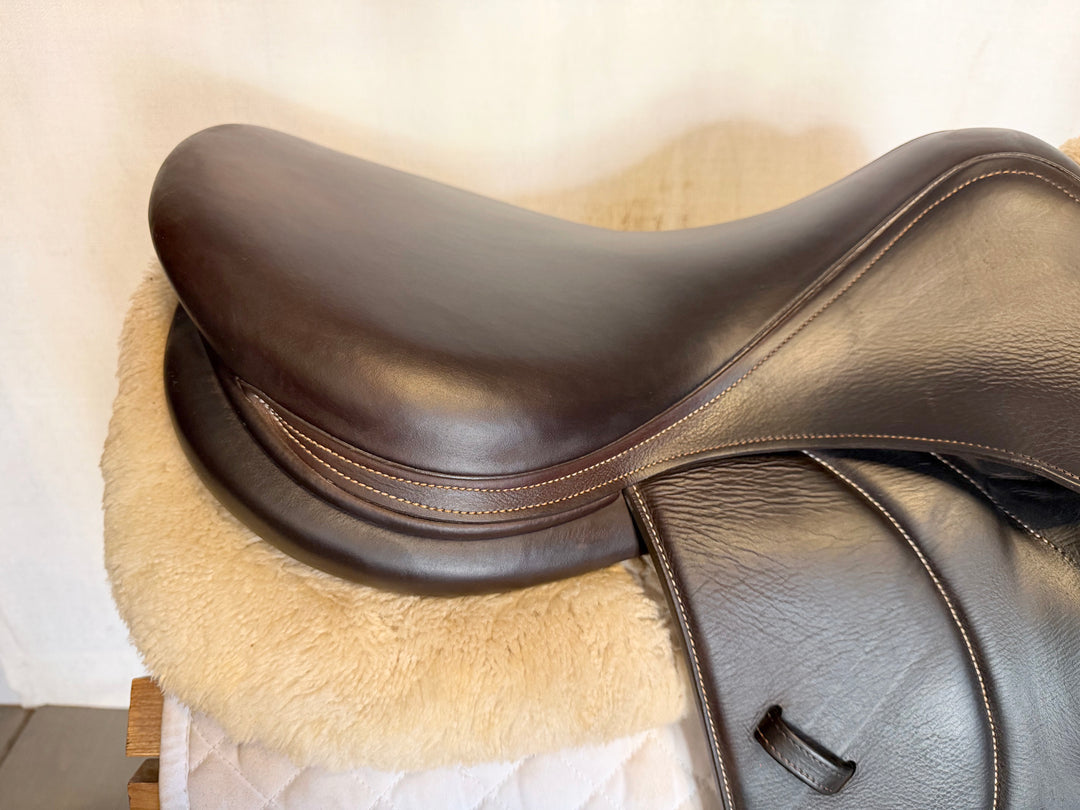 17.5" Voltaire Palm Beach Saddle - 2023 - Full Buffalo - 2A Flaps - 4.75" dot to dot - Pro Panels (481)