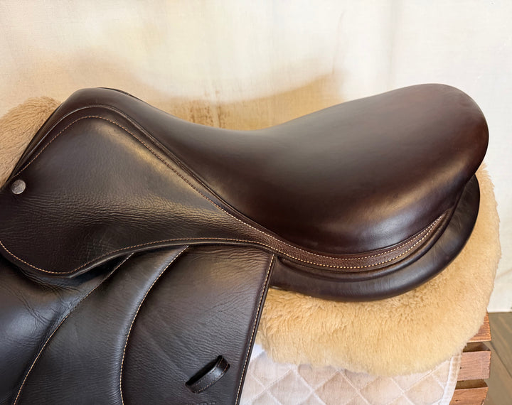 17.5" Voltaire Palm Beach Saddle - 2023 - Full Buffalo - 2A Flaps - 4.75" dot to dot - Pro Panels (481)
