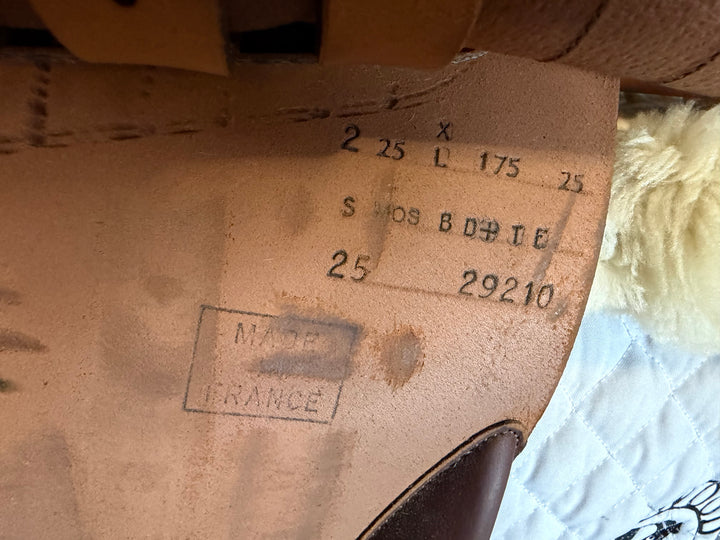 17.5" Butet Premium Saddle - Full Calfskin - 2025 - L Seat - 2.25 Flaps - 4.25" dot to dot (482)