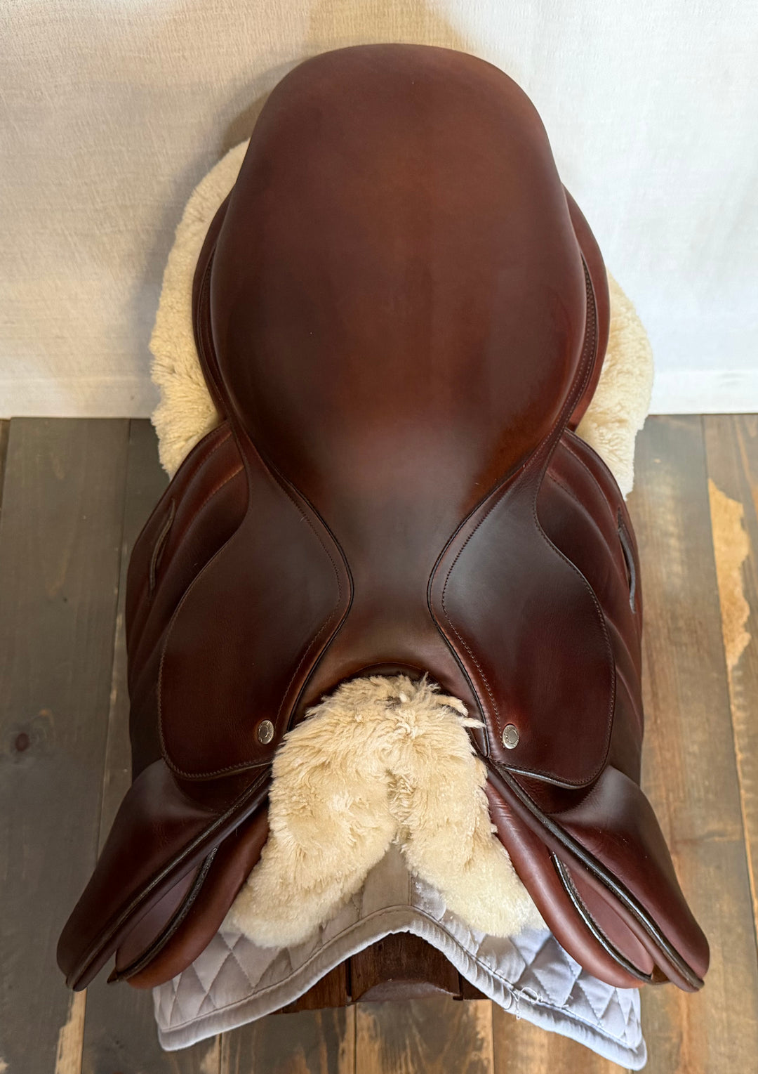 17.5" Butet Premium Saddle - Full Calfskin - 2025 - L Seat - 2.25 Flaps - 4.25" dot to dot (482)