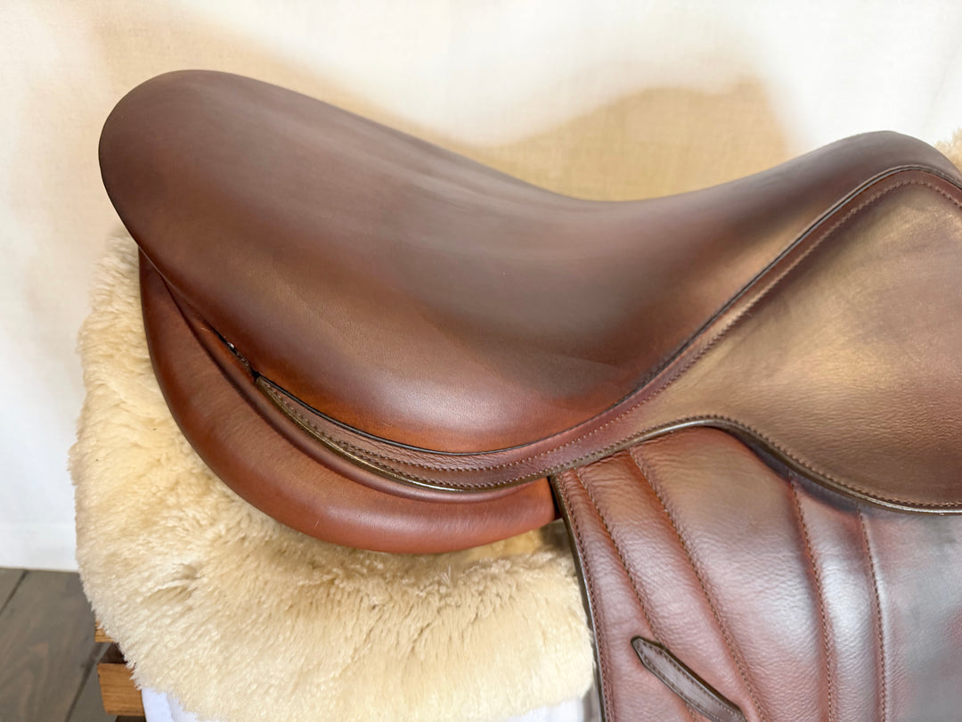 17.5" Butet Premium Saddle - Full Calfskin - 2025 - L Seat - 2.25 Flaps - 4.25" dot to dot (482)
