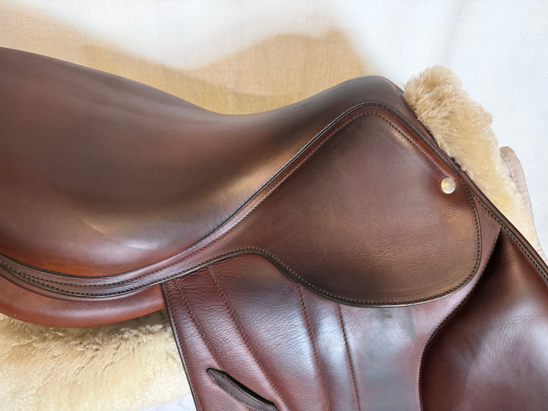 17.5" Butet Premium Saddle - Full Calfskin - 2025 - L Seat - 2.25 Flaps - 4.25" dot to dot (482)