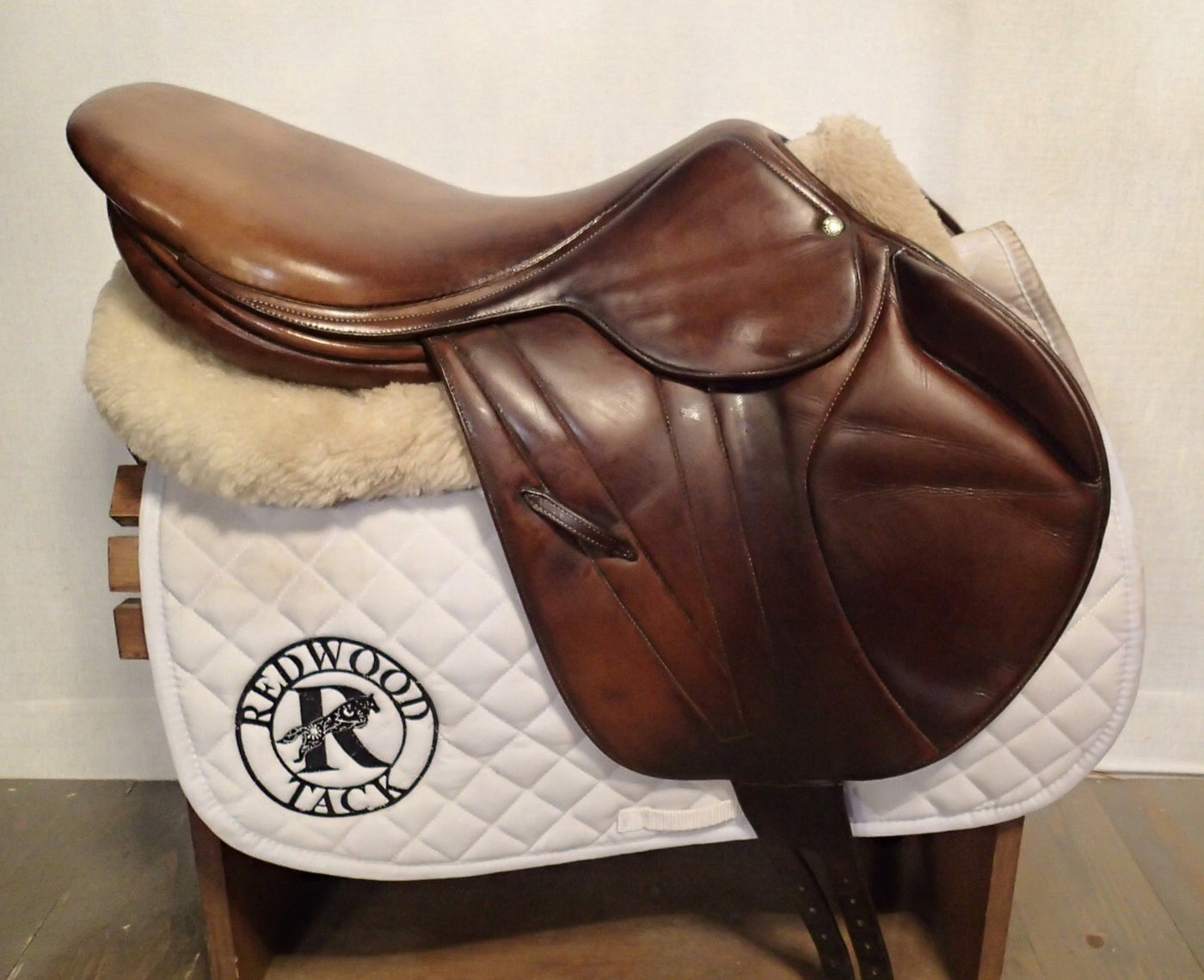 18" Butet Premium Monoflap Saddle - Full Calfskin - Wool Flocked - 2002 - P Seat - 2.5 Flaps - 4.25" dot to dot